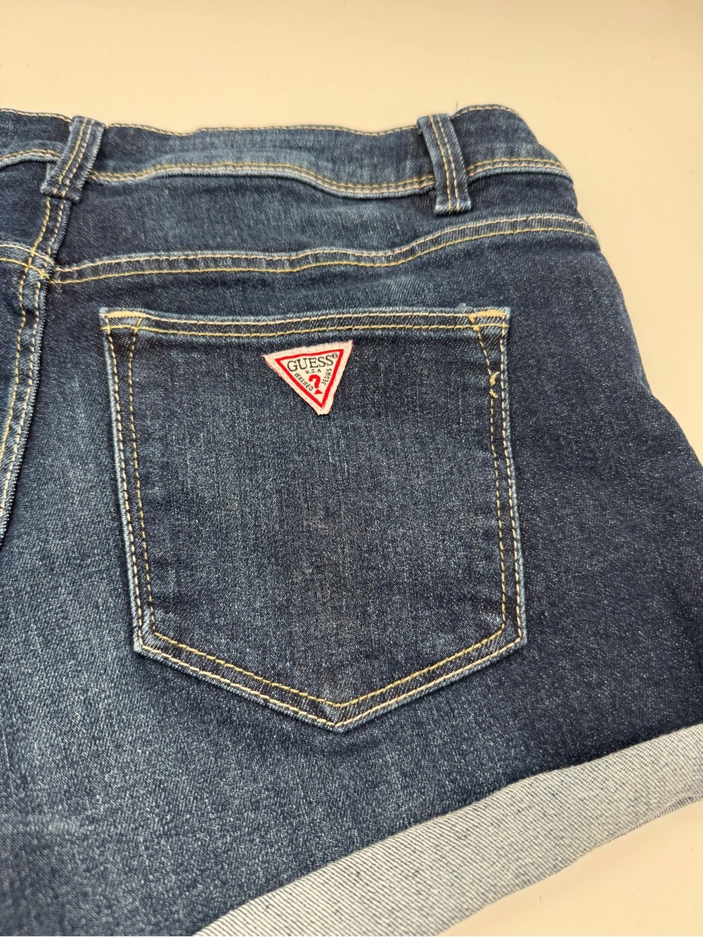Guess Los Angeles Indigo Wash Cuffed Denim Shorts Rise 8.5" Inseam 3" Size 6 - Picture 10 of 13